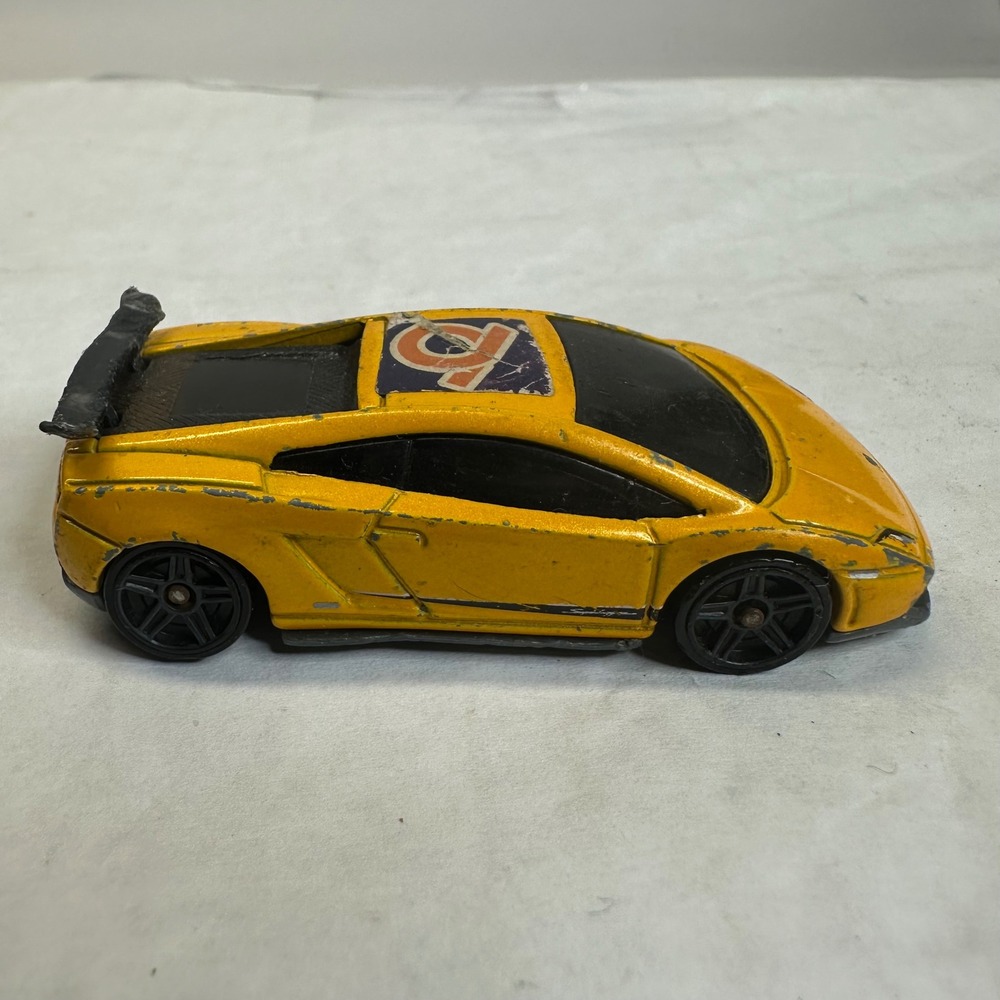 Hot Wheels Lamborghini‎ Gallardo LP 570-4 Superleggera Yellow Diecast Car 2010